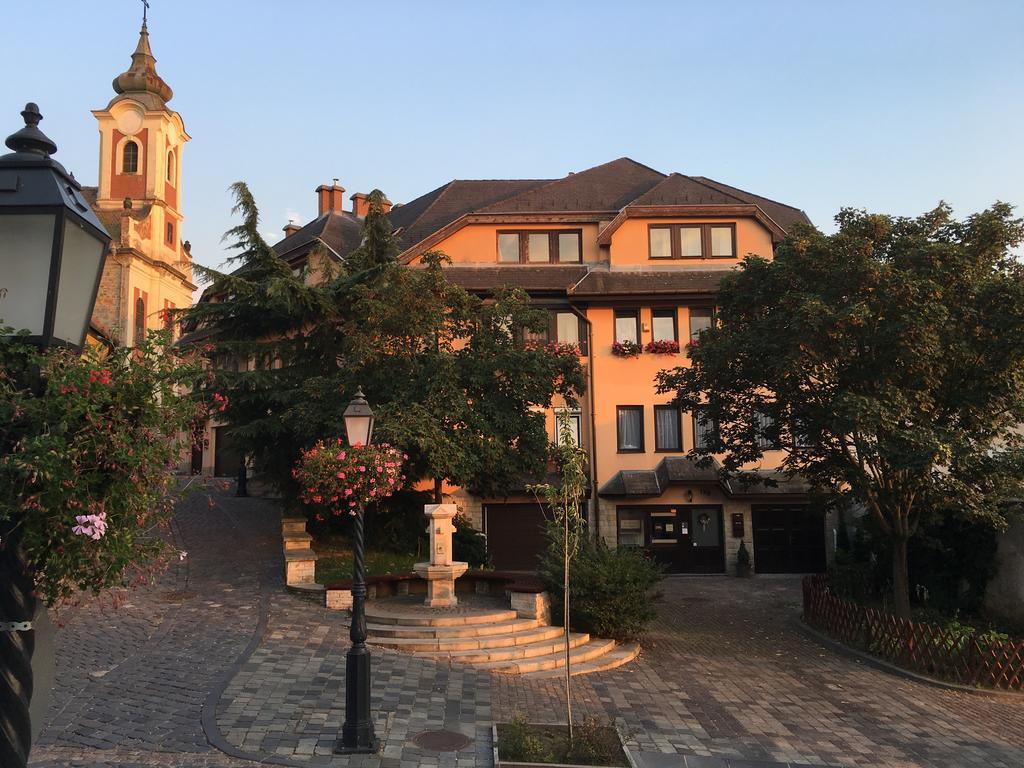 Bellevue Vendeghaz 2 Hotel Vác Exterior photo